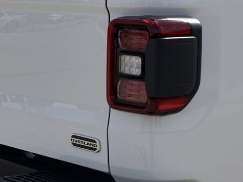 Used 2022 Jeep Gladiator Overland w/ Popular Equipment Package image 11