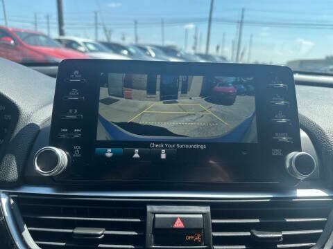 Used 2019 Honda Accord Sport image 17