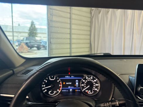 Used 2022 Nissan Altima 2.5 SV w/ SV Premium Package image 23