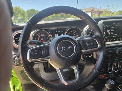 Used 2021 Jeep Gladiator Rubicon AWD/4WD image 12