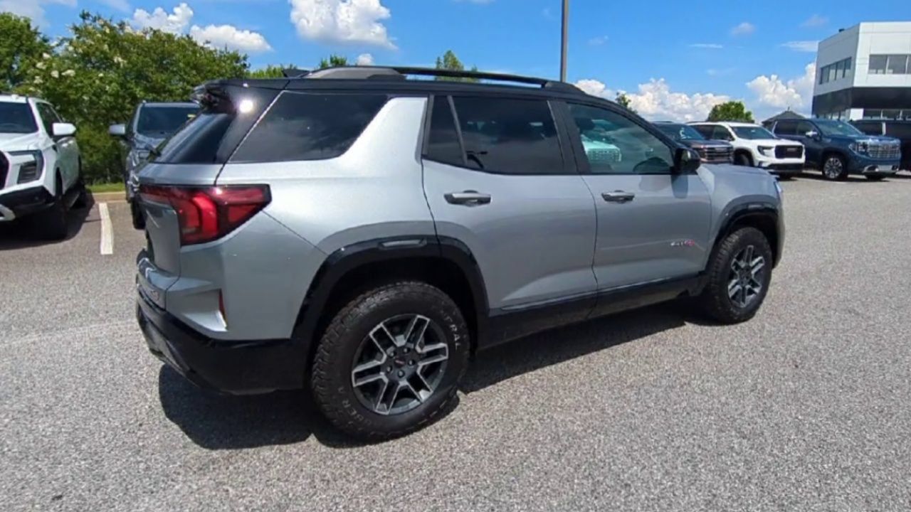 Used 2026 GMC Terrain AT4 w/ Technology Package II AWD/4WD image 9
