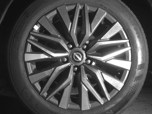 Used 2025 Nissan Altima 2.5 SV FWD image 17
