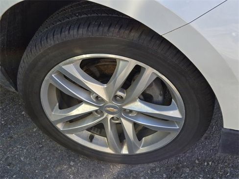 Used 2020 Chevrolet Equinox Premier image 10