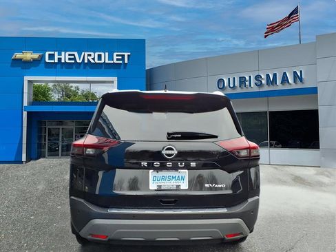 Used 2023 Nissan Rogue SV w/ SV Premium B Package image 4