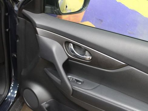Used 2015 Nissan Rogue SV AWD/4WD image 11