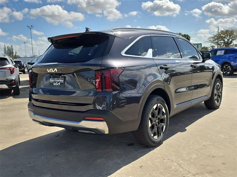 New 2026 Kia Sorento S image 8