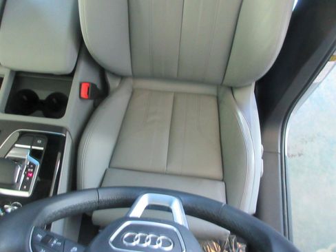 Used 2024 Audi Q5 2.0T Premium Plus w/ Premium Plus Package AWD/4WD image 15