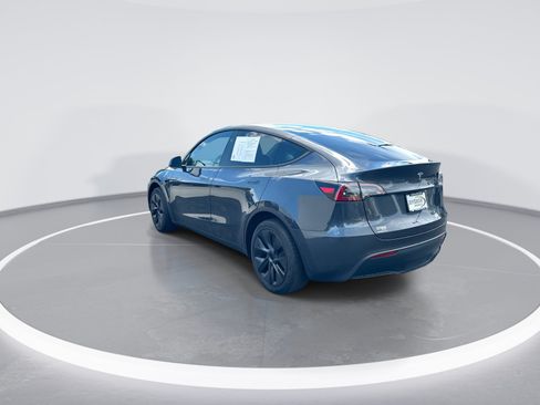 Used 2025 Tesla Model Y Long Range RWD image 7