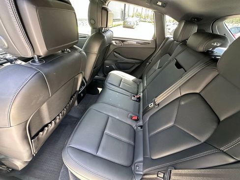 Certified 2023 Porsche Macan AWD/4WD image 39