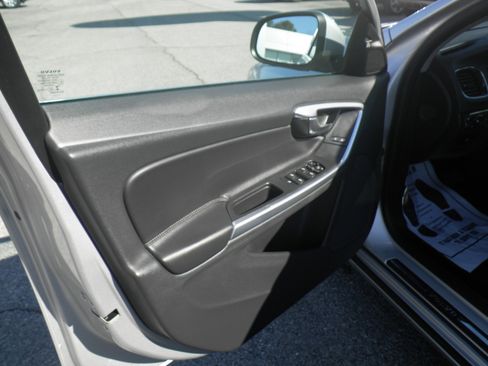 Used 2016 Volvo S60 T5 Premier w/ Convenience Package image 12