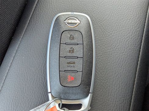 New 2025 Nissan Versa SV w/ Trunk Package image 31