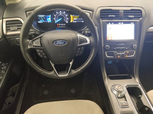 Used 2019 Ford Fusion SE w/ Equipment Group 151A FWD image 22