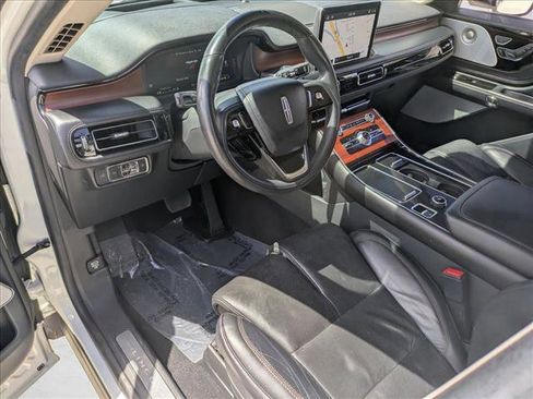 Used 2022 Lincoln Aviator Reserve w/ Equipment Group 201A RWD image 8
