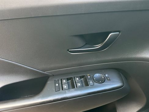 Used 2024 Hyundai Kona SE image 10