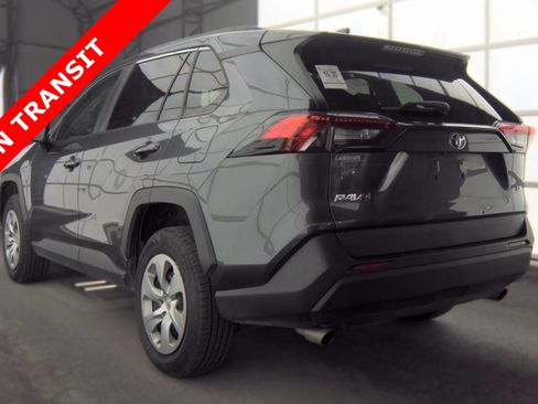 Used 2020 Toyota RAV4 LE FWD image 5