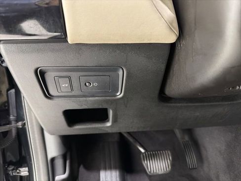 Used 2019 Land Rover Discovery HSE AWD/4WD image 12