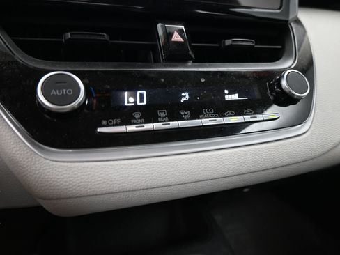 Used 2024 Toyota Corolla LE image 30