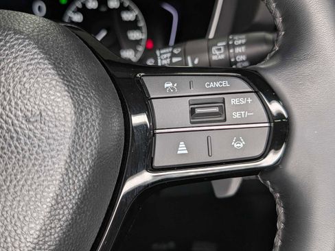 Certified 2025 Honda Pilot Touring image 38