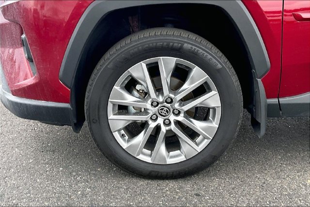 Used 2025 Toyota RAV4 XLE Premium w/ Weather Package AWD/4WD image 8