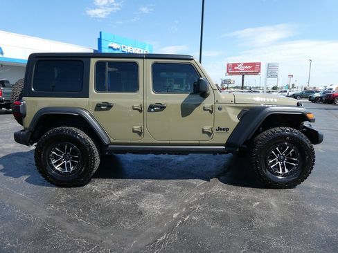Used 2025 Jeep Wrangler Unlimited Sport AWD/4WD image 4