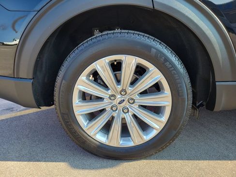 Used 2024 Ford Explorer Limited w/ Equipment Group 301A AWD/4WD image 5