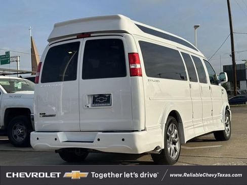 New 2026 Chevrolet Express 2500 Extended w/ Driver Convenience Package image 4