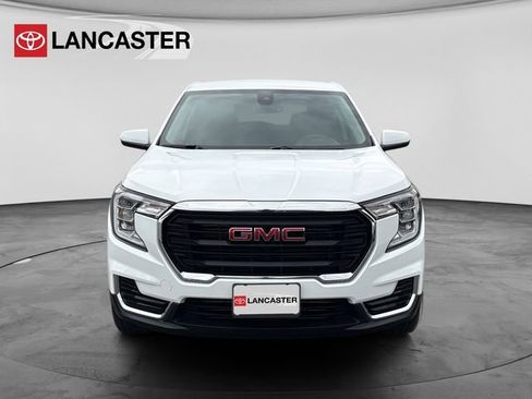 Used 2024 GMC Terrain SLE FWD image 2
