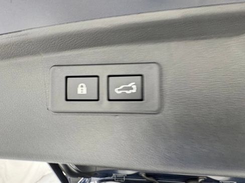 Used 2025 Subaru Outback Limited AWD/4WD image 19
