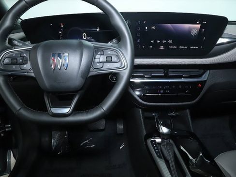 Used 2025 Buick Envista Avenir image 29