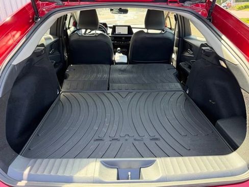 Used 2025 Toyota Prius XLE FWD image 32