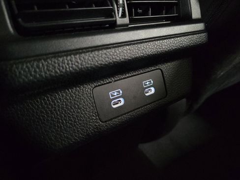 Used 2023 Honda Accord Touring image 11