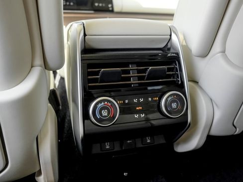 New 2026 Land Rover Range Rover SE AWD/4WD image 17