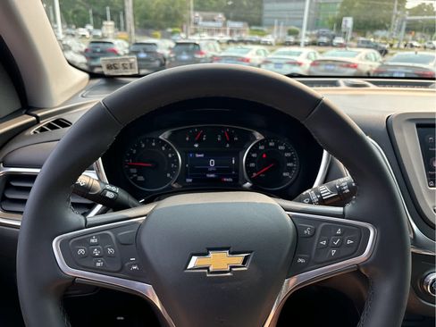 Certified 2023 Chevrolet Equinox LT AWD/4WD image 10