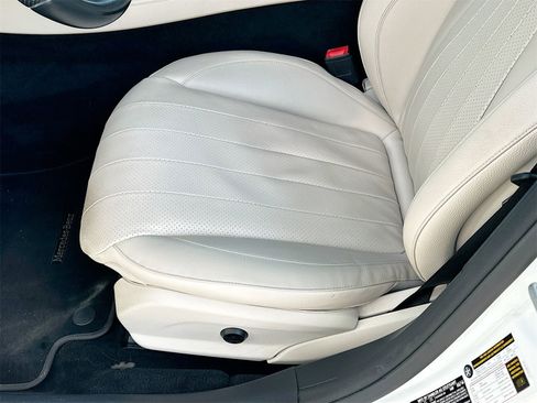 Used 2017 Mercedes-Benz E 300 image 20