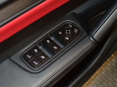 Certified 2026 Porsche Cayenne GTS AWD/4WD image 18