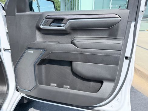 Used 2023 Chevrolet Silverado 1500 LTZ w/ LTZ Convenience Package II AWD/4WD image 31
