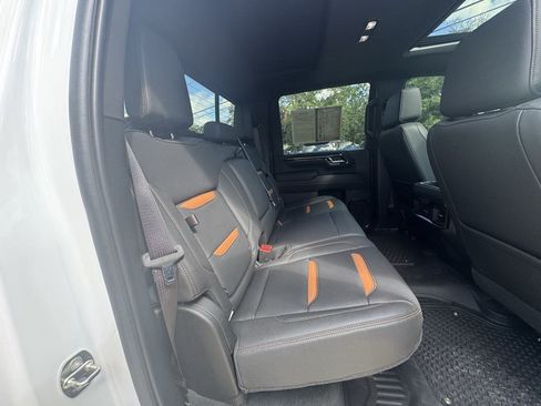 Used 2024 GMC Sierra 2500 AT4 w/ AT4 Premium Plus Package AWD/4WD image 10