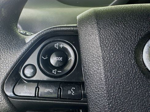 Used 2022 Toyota Prius L Eco image 16