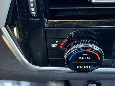 Certified 2025 Nissan Rogue SL image 18