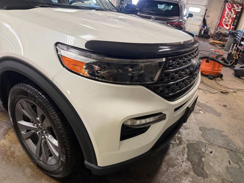 Used 2022 Ford Explorer XLT w/ Equipment Group 202A AWD/4WD image 28