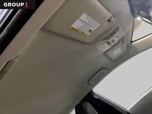 Used 2021 Toyota Corolla LE FWD image 14