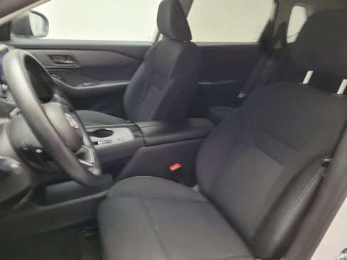 Used 2024 Nissan Rogue S FWD image 17