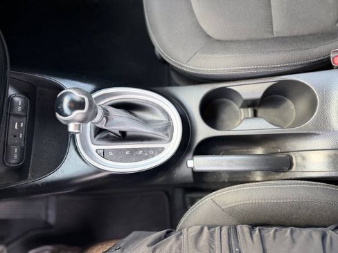 Used 2018 Kia Soul + FWD image 16