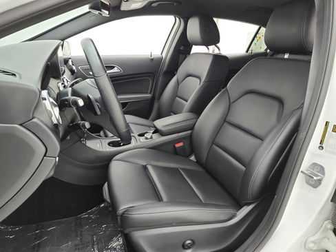 Used 2019 Mercedes-Benz GLA 250 image 13