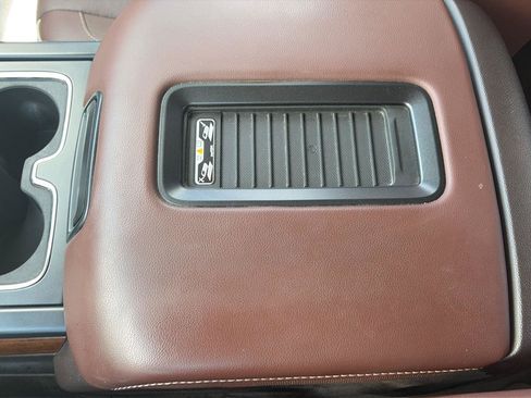 Used 2016 Chevrolet Silverado 1500 High Country w/ High Country Premium Package AWD/4WD image 22