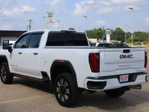 Used 2025 GMC Sierra 2500 Denali w/ Denali Reserve Package AWD/4WD image 9