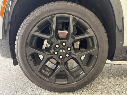 Used 2026 Chevrolet Traverse RS FWD image 33