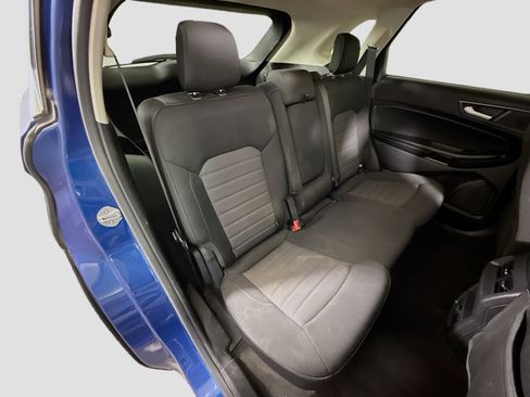 Used 2020 Ford Edge SE image 27