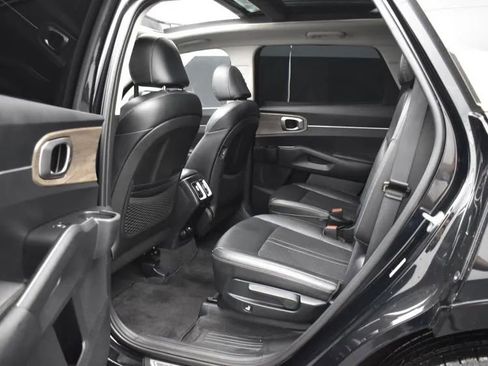 Used 2021 Kia Sorento EX w/ Panoramic Sunroof Package image 15