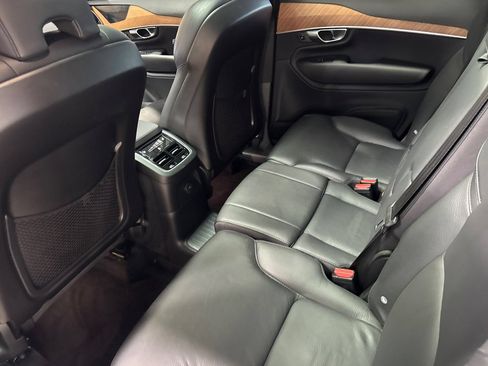 Used 2023 Volvo XC90 T8 Plus w/ Protection Package Premier AWD/4WD image 5